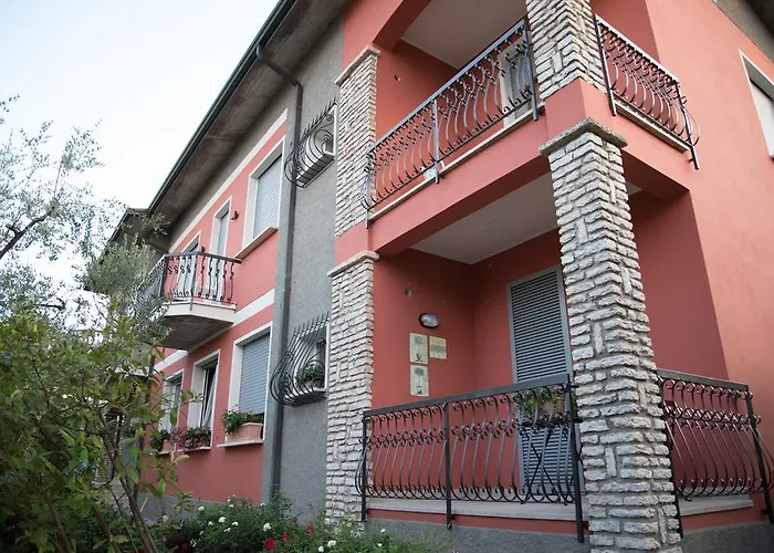 La Dimora Del Garda Bed & Breakfast 3*