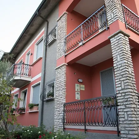 La Dimora Del Garda Bed & Breakfast 3*